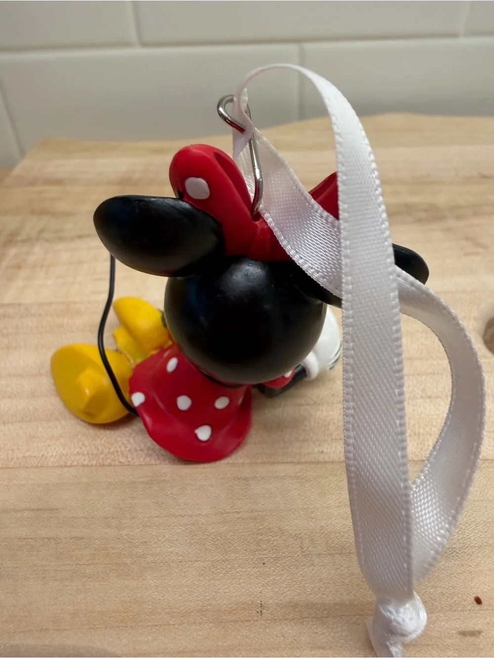 Hallmark Disney Minnie Mouse with Gift Christmas Ornament